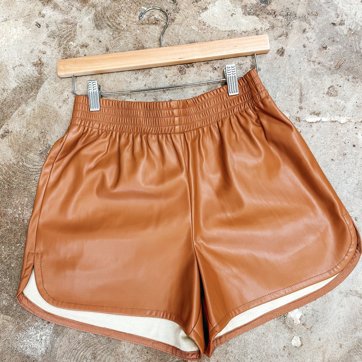 The Retta Shorts - Camel