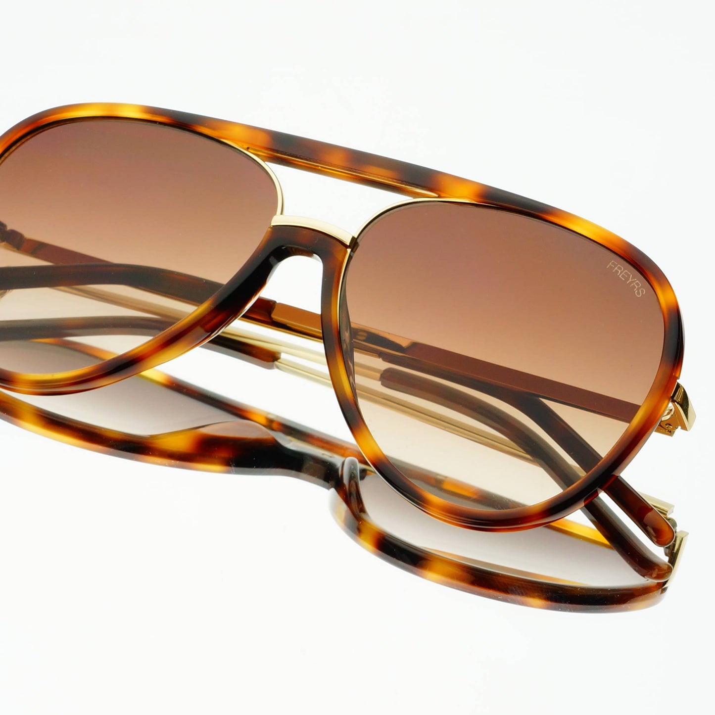 Shay Unisex Aviator Sunglasses : Tortoise / Gradient Brown