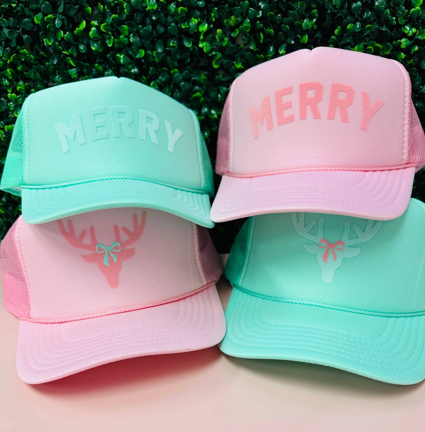 MERRY (tone on tone) - Light Pink Trucker