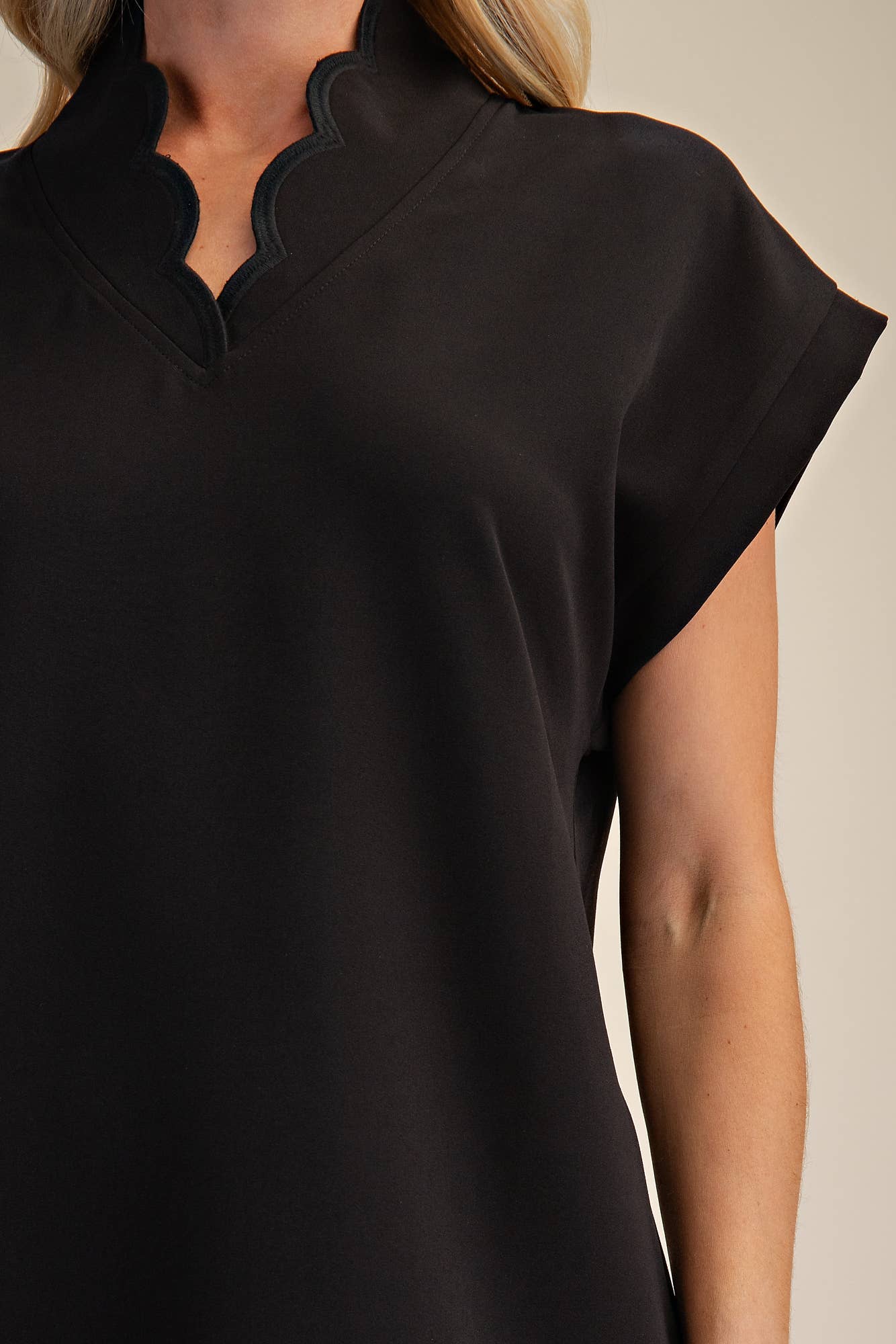 Pretty Scalloped Dress - Black